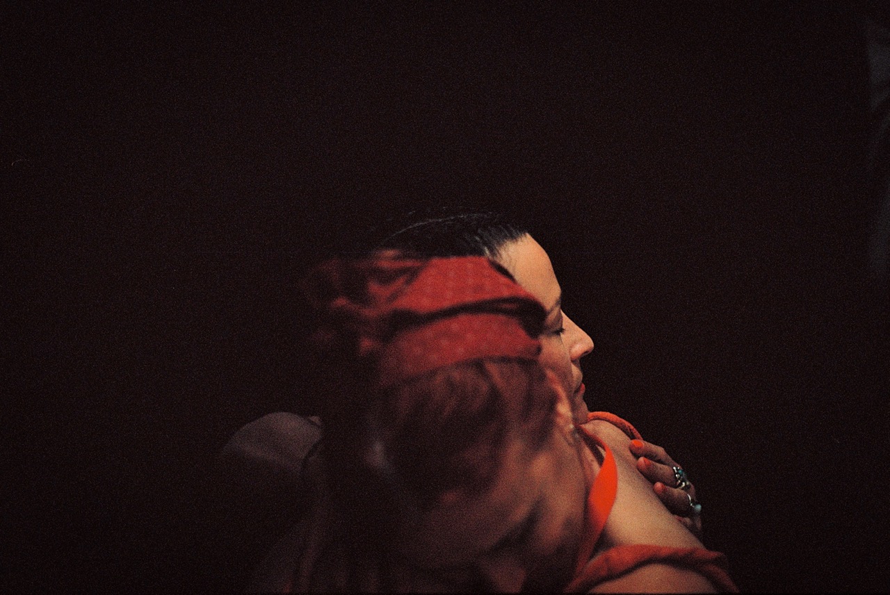 Fotoperformance_Mirarse_©AlenkaRobine-3